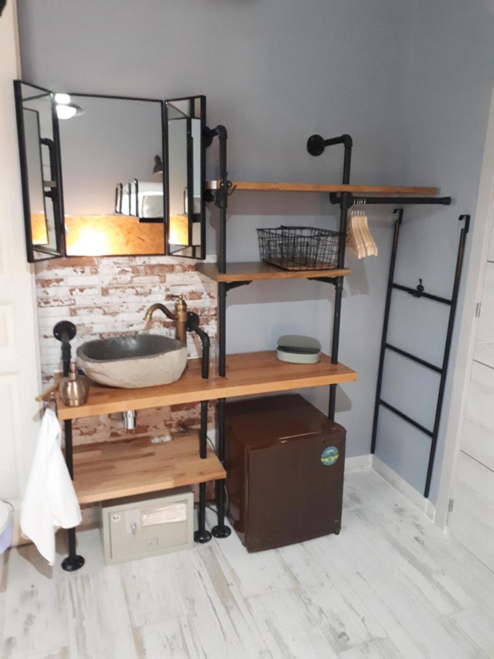 Hostal Hispalense Madrid Luaran gambar